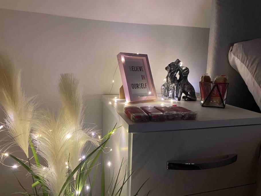 Cozy 1 Bed/Sleep 3/ Londonアパートメント エクステリア 写真