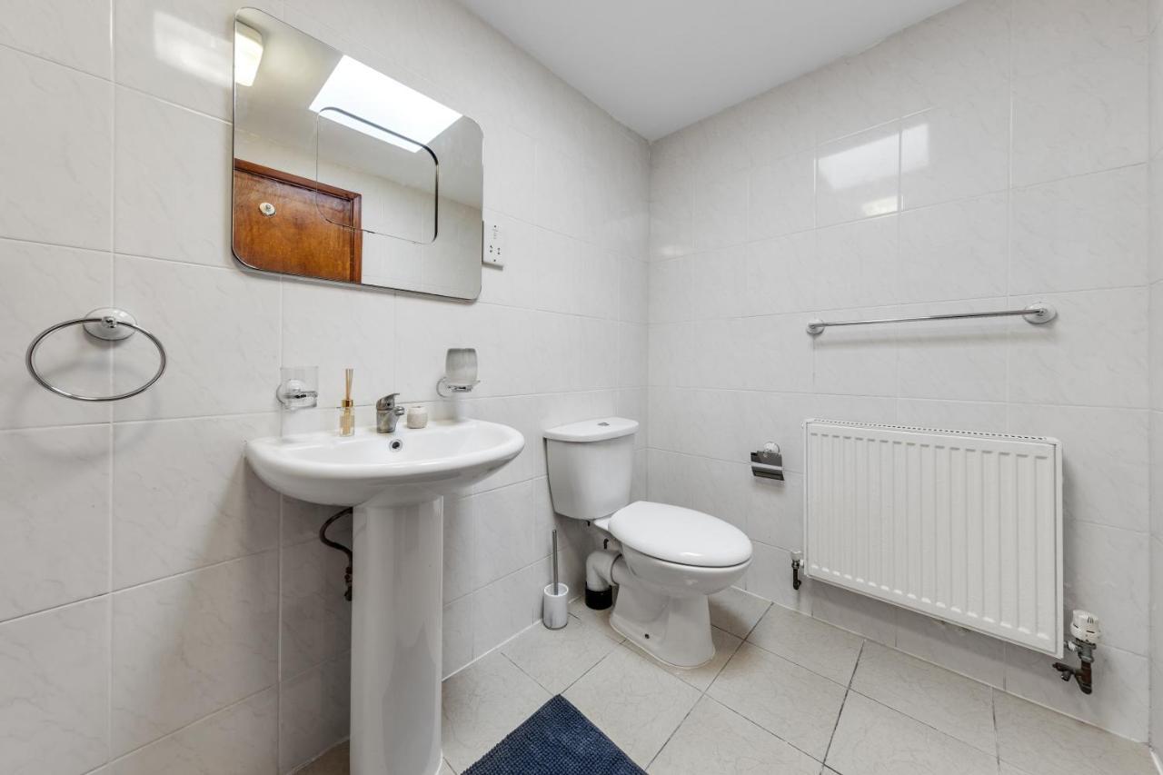 Cozy 1 Bed/Sleep 3/ Londonアパートメント エクステリア 写真